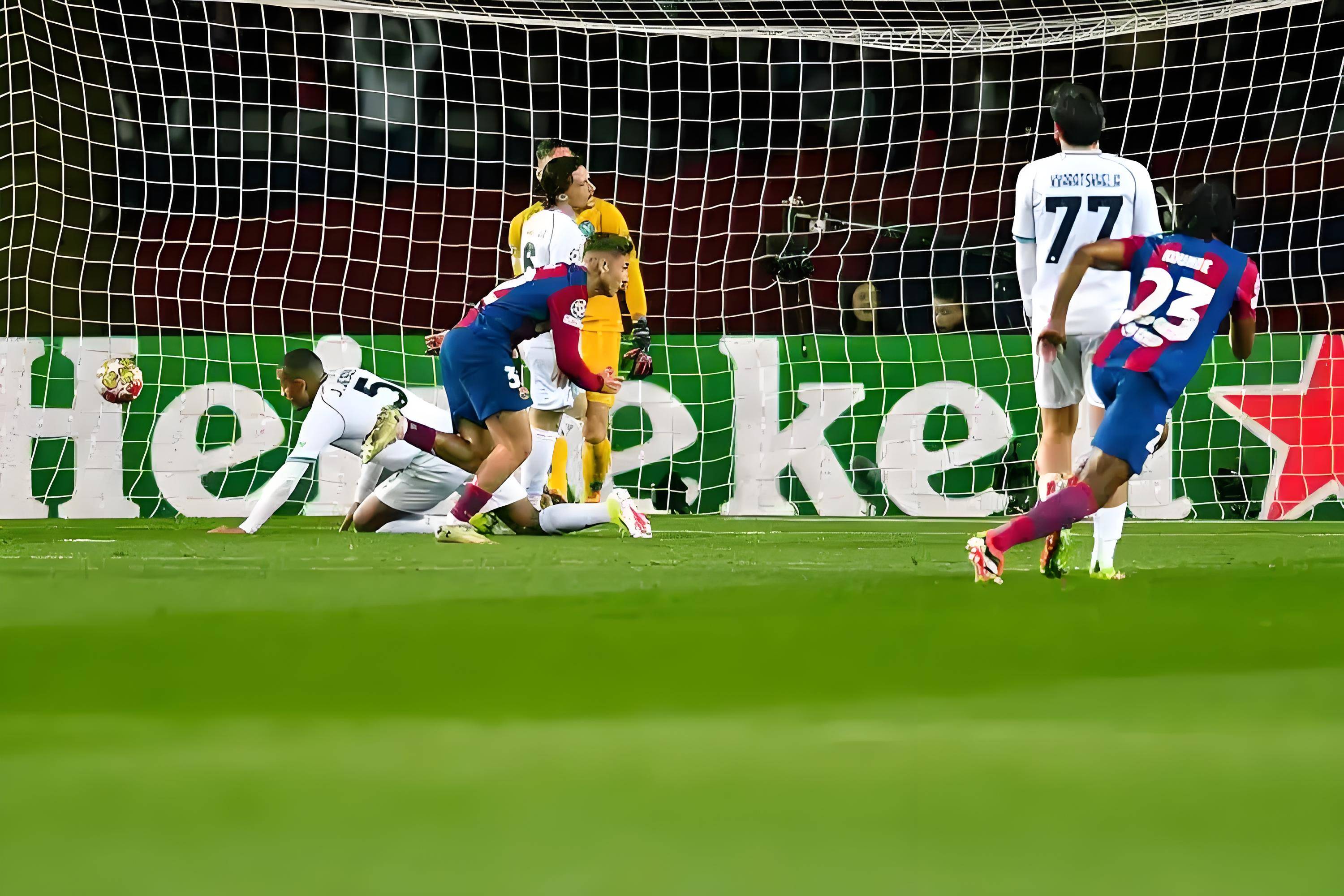 包含EG鏖战TL，JackeyLove关键团战开团秒人焦点之战全球总决赛，强势挺进下一轮的词条