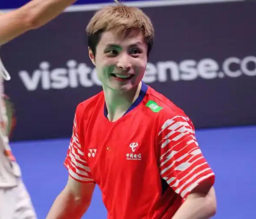 中国队轻取丹麦队,石宇奇惊艳四座 中国队轻取丹麦队,石宇奇惊艳四座