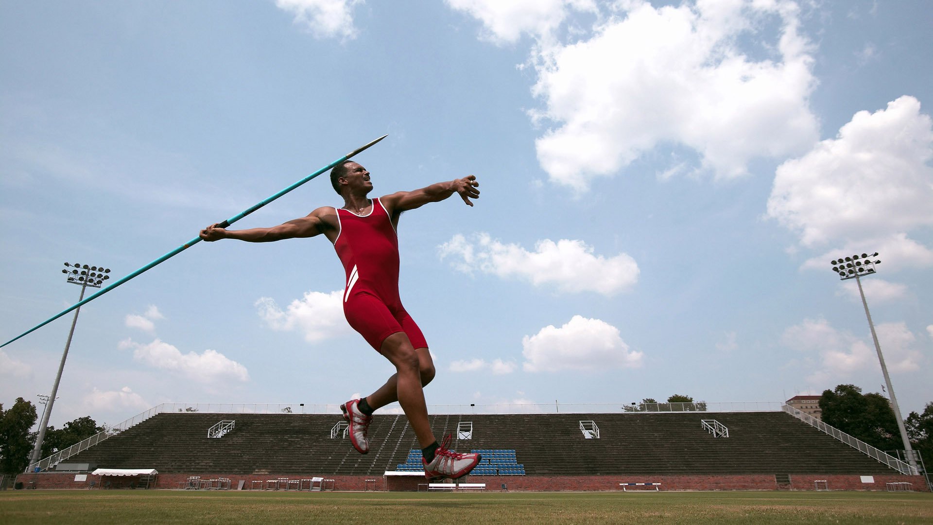 开云体育下载-乔治制胜一击引爆全场，广厦队力克尼克斯，保罗·乔治上演英雄时刻