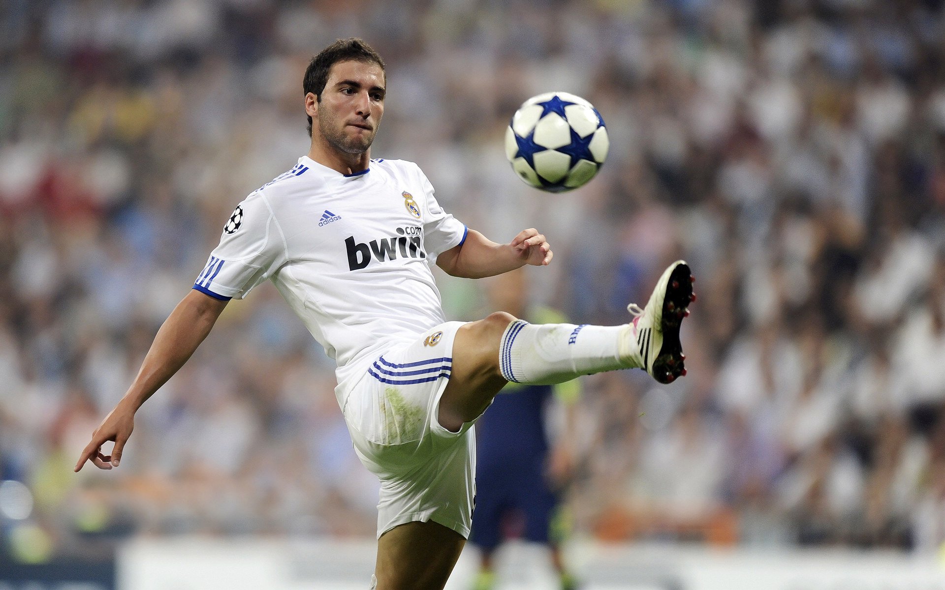 卡塞米罗一锤定音！西班牙国家队3-0横扫马竞，巴西铁腰成胜负手