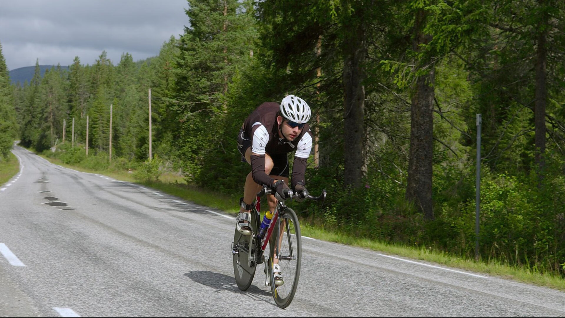 墨意绿茵引爆全球！35岁苏亚雷斯逆天绝杀，这一刻他让罗马神话黯然失色